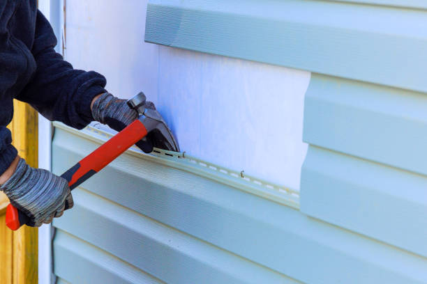 Trusted Emergency Siding Repair service in Clayton, IN - Creative Siding